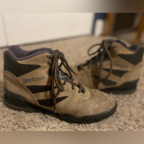 Reebok Shoes - Vintage Reebok Women's Boots RA Size 9 Hiking Shoes